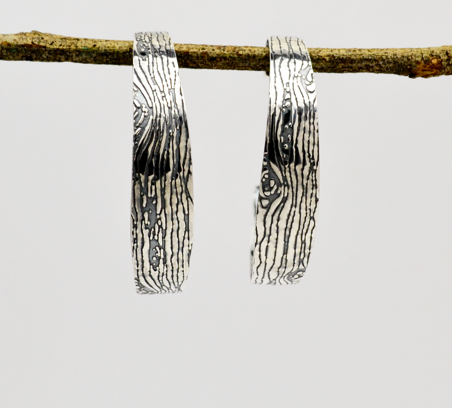 Greater Love Sterling Silver Woodgrain Hoop Christian Earrings